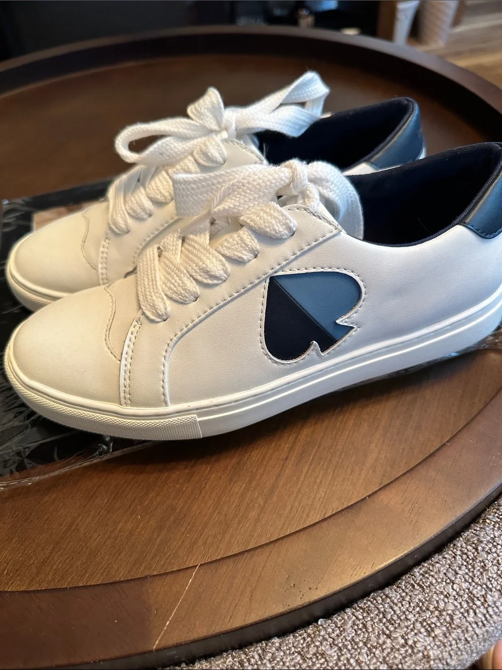 Kate Spade White/Navy Blue Leather Sneakers with Heart Accent Women Size 7